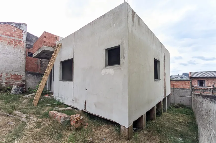 Foto 1 de Casa com 3 Quartos à venda, 200m² em Santa Terezinha, Colombo