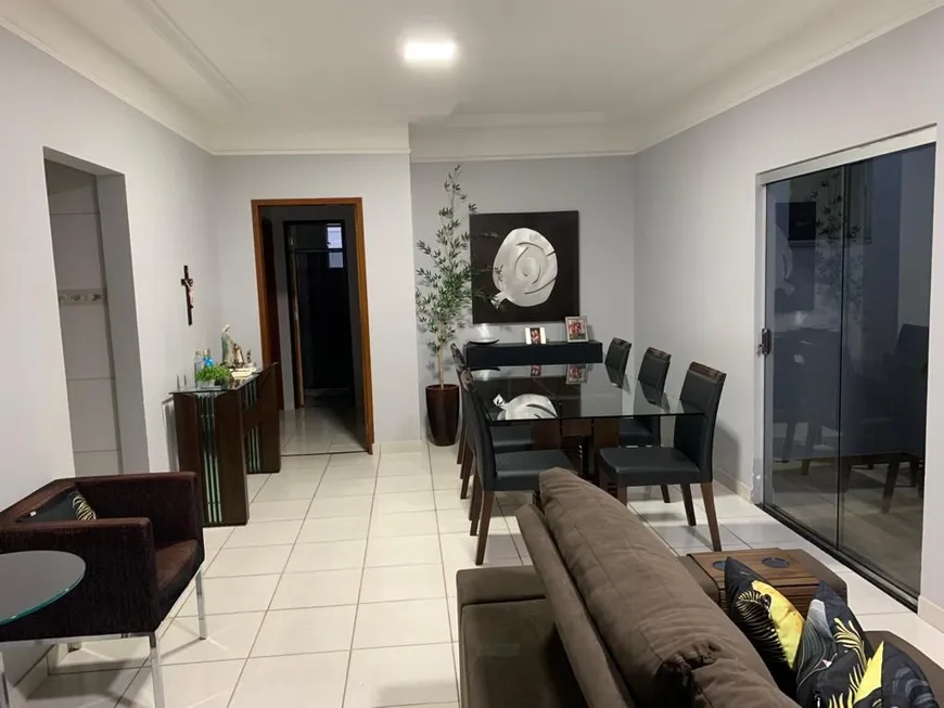 Foto 1 de Casa com 3 Quartos à venda, 124m² em Jardim Botânico, Uberlândia