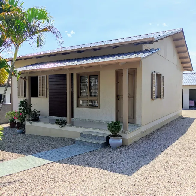 Foto 1 de Casa com 2 Quartos à venda, 60m² em Vila Francesa, Criciúma