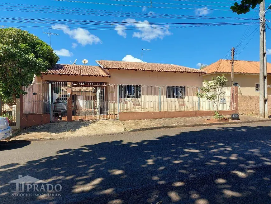 Foto 1 de Casa com 3 Quartos à venda, 220m² em Centro, Ibiporã