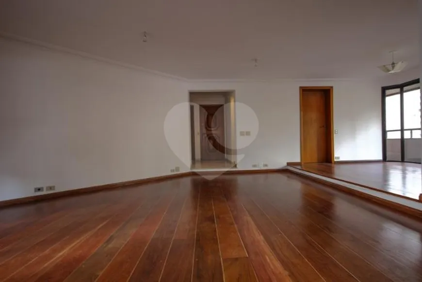 Foto 1 de Apartamento com 4 Quartos à venda, 204m² em Itaim Bibi, São Paulo