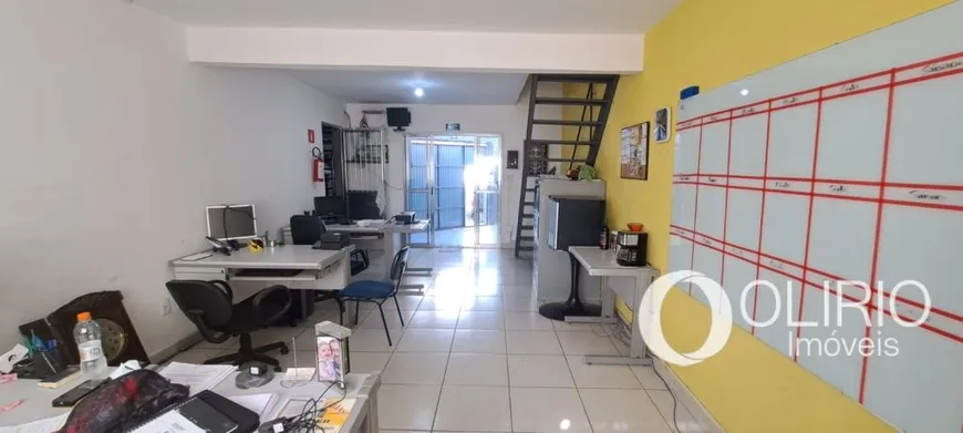 Foto 1 de Galpão/Depósito/Armazém com 2 Quartos para venda ou aluguel, 400m² em JARDIM TABOAO, Taboão da Serra