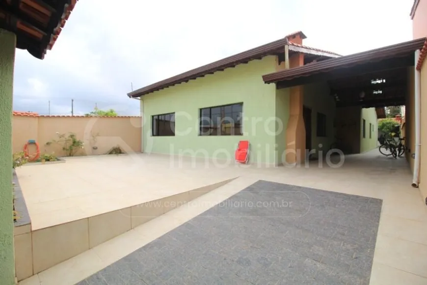 Foto 1 de Casa com 4 Quartos à venda, 291m² em Estancia Balnearia Convento Velho , Peruíbe