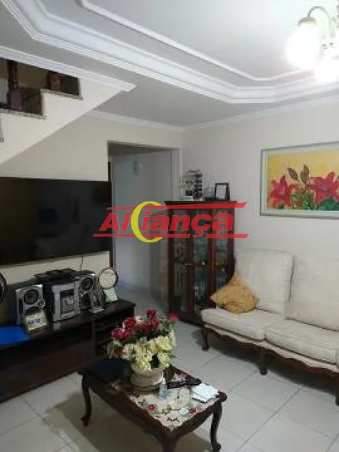 Foto 1 de Sobrado com 2 Quartos para alugar, 138m² em Jardim Moreira, Guarulhos