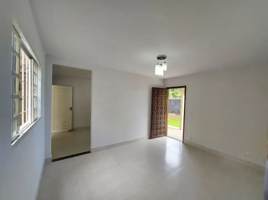 Foto 1 de Casa com 3 Quartos à venda, 185m² em Jardim Santo Antônio, Goiânia