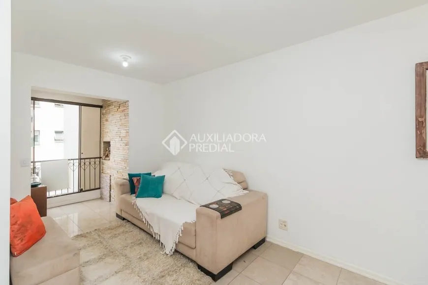 Foto 1 de Apartamento com 3 Quartos para alugar, 64m² em Sarandi, Porto Alegre