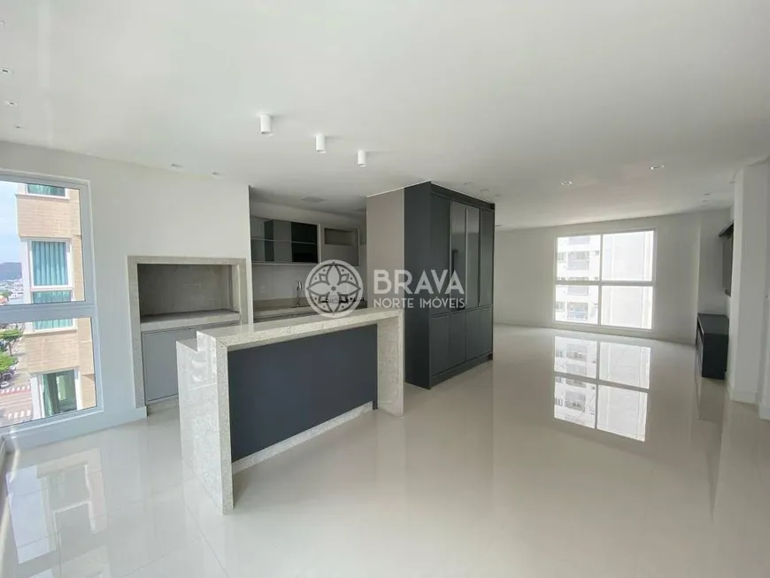 Foto 1 de Apartamento com 3 Quartos para alugar, 135m² em Centro, Balneário Camboriú