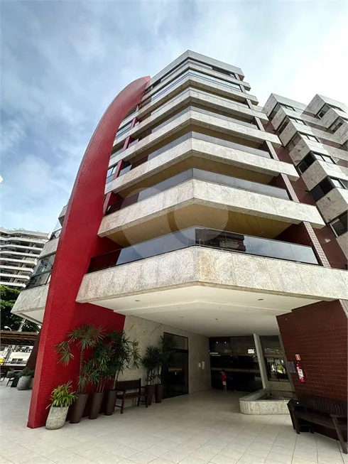 Foto 1 de Apartamento com 4 Quartos à venda, 245m² em Ponta Verde, Maceió