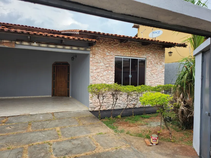 Foto 1 de Casa com 3 Quartos à venda, 180m² em Parque Anhangüera, Goiânia