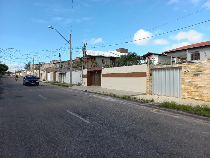 Foto 1 de Casa com 3 Quartos à venda, 110m² em Cidade dos Funcionários, Fortaleza