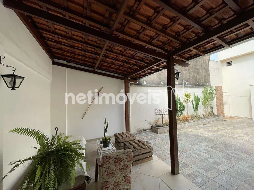 Foto 1 de Casa com 3 Quartos à venda, 269m² em Betânia, Belo Horizonte