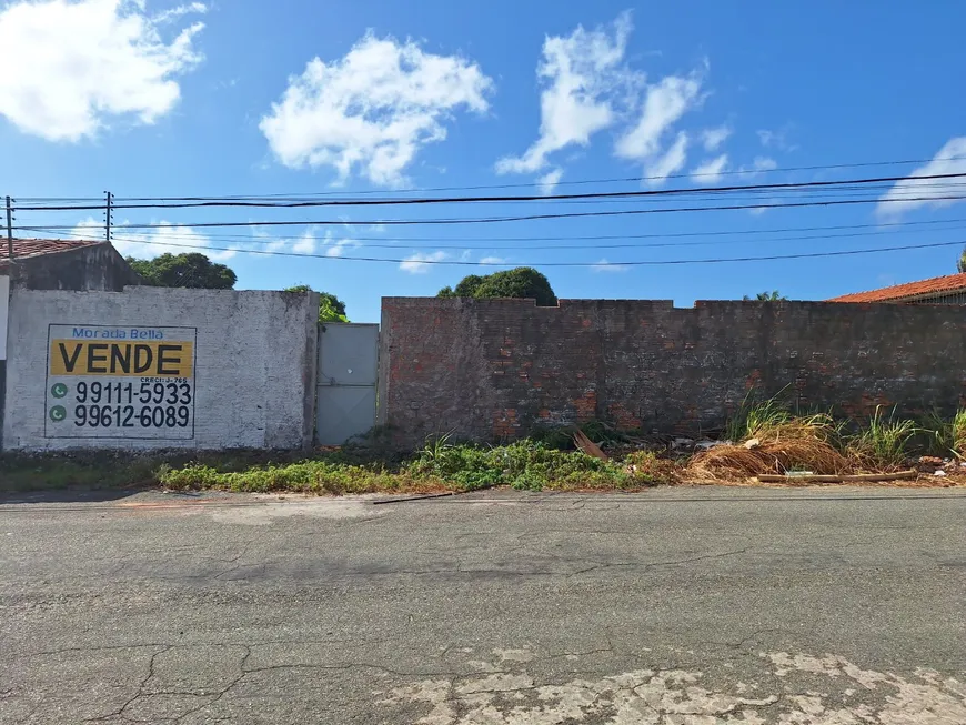 Foto 1 de Lote/Terreno à venda, 933m² em Olho d'Água, São Luís