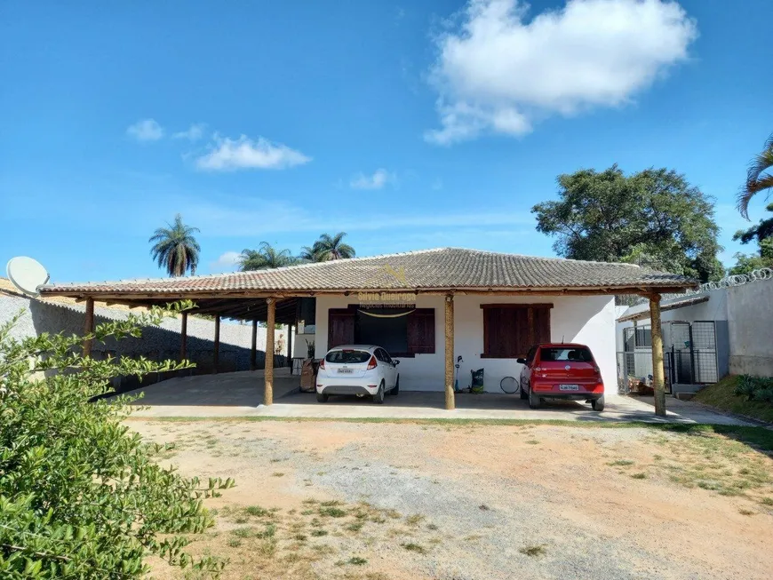 Foto 1 de Casa com 3 Quartos à venda, 800m² em Bom Jesus, Santa Luzia
