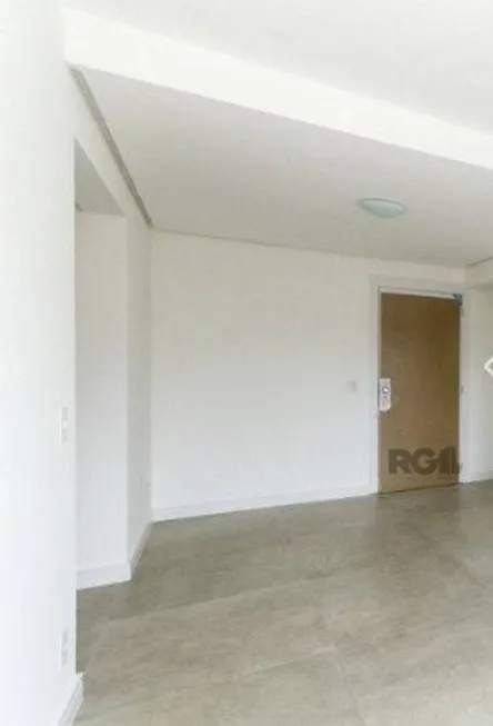 Foto 1 de Apartamento com 2 Quartos à venda, 651m² em Passo da Areia, Porto Alegre
