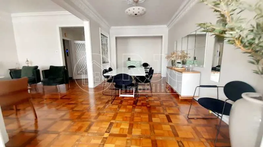 Foto 1 de Apartamento com 4 Quartos à venda, 220m² em Copacabana, Rio de Janeiro