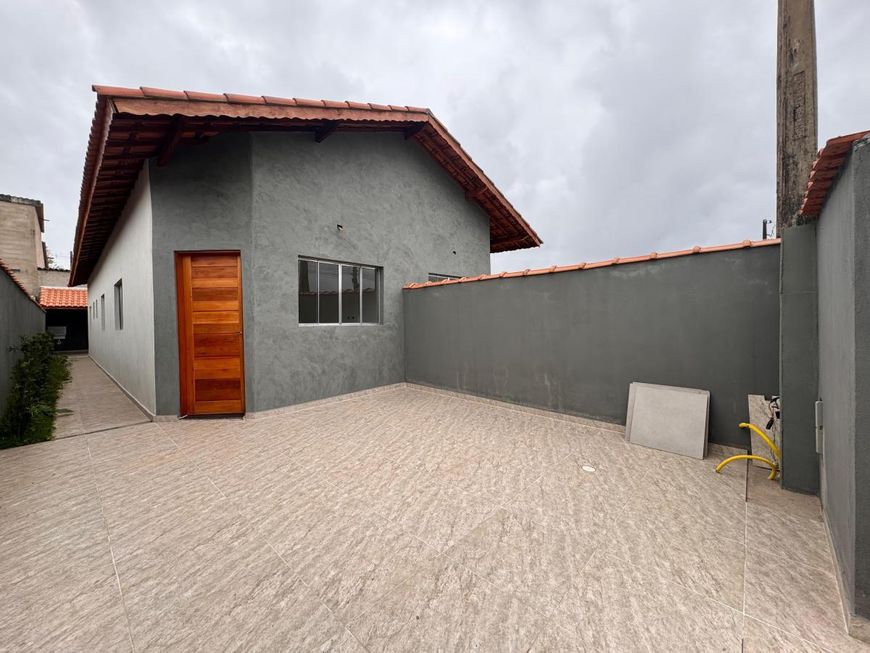 Foto 1 de Casa com 2 Quartos à venda, 65m² em Balneário Gaivota, Itanhaém
