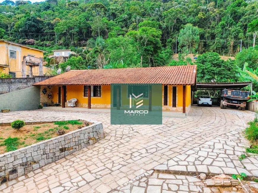 Foto 1 de Casa com 3 Quartos à venda, 1040m² em Pessegueiros, Teresópolis