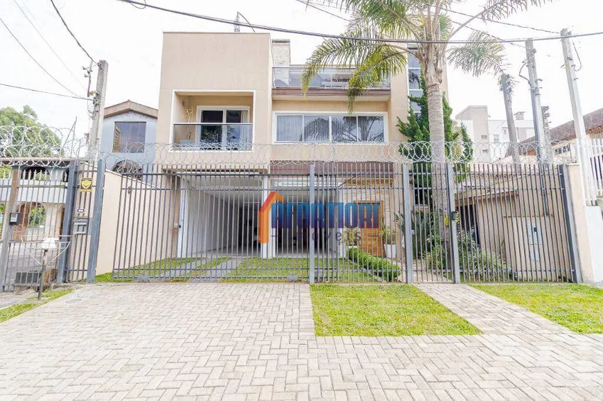 Foto 1 de Casa com 2 Quartos à venda, 359m² em Champagnat, Curitiba