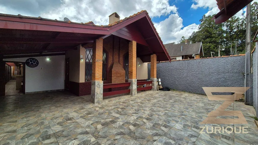 Foto 1 de Casa com 3 Quartos à venda, 250m² em Vila Nova Suica, Campos do Jordão