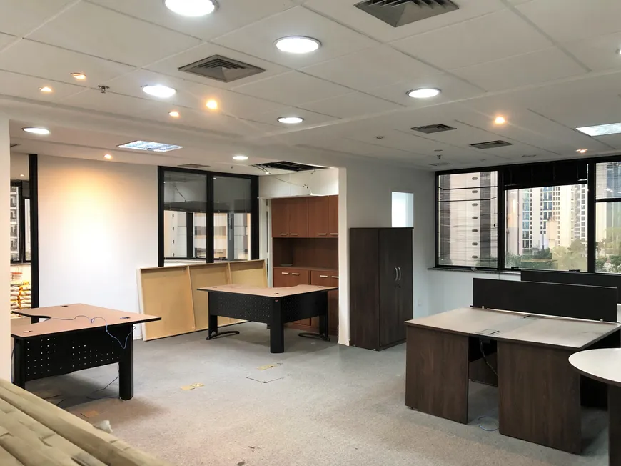 Foto 1 de Sala Comercial com 3 Quartos à venda, 127m² em Moema, São Paulo