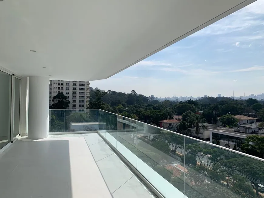 Foto 1 de Apartamento com 3 Quartos à venda, 227m² em Moema, São Paulo