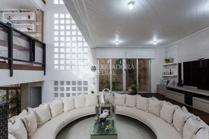 Foto 1 de Casa com 3 Quartos à venda, 200m² em Agronômica, Florianópolis