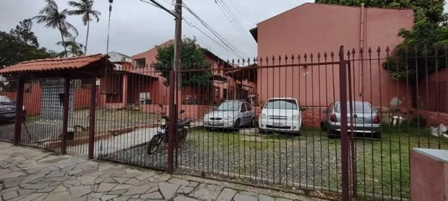 Foto 1 de Casa de Condomínio com 2 Quartos à venda, 36m² em Guarujá, Porto Alegre