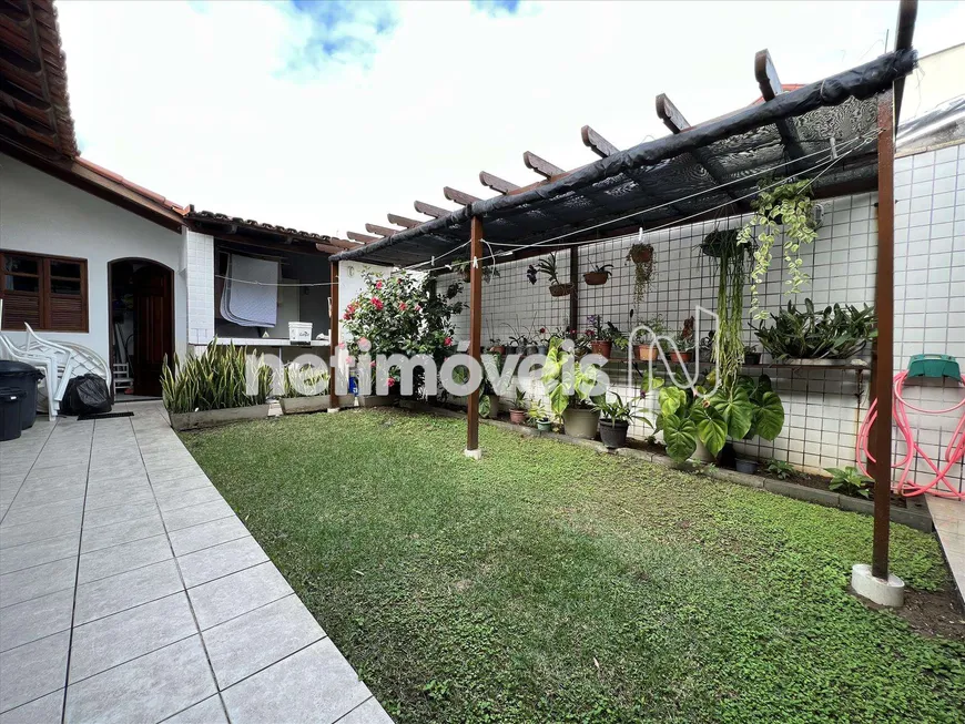 Foto 1 de Casa com 5 Quartos à venda, 228m² em Mata da Praia, Vitória