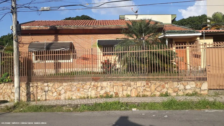 Foto 1 de Casa com 5 Quartos à venda, 200m² em Jardim Humaita, Taubaté