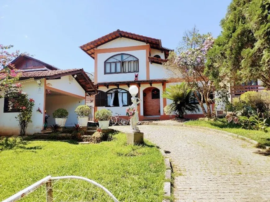 Foto 1 de Casa com 4 Quartos à venda, 180m² em Bom Retiro, Joinville