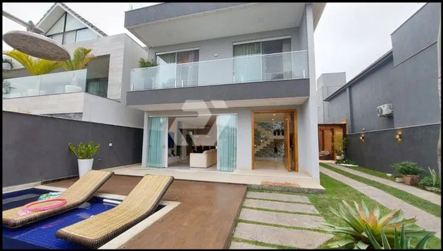 Foto 1 de Casa de Condomínio com 3 Quartos à venda, 370m² em Recreio Dos Bandeirantes, Rio de Janeiro