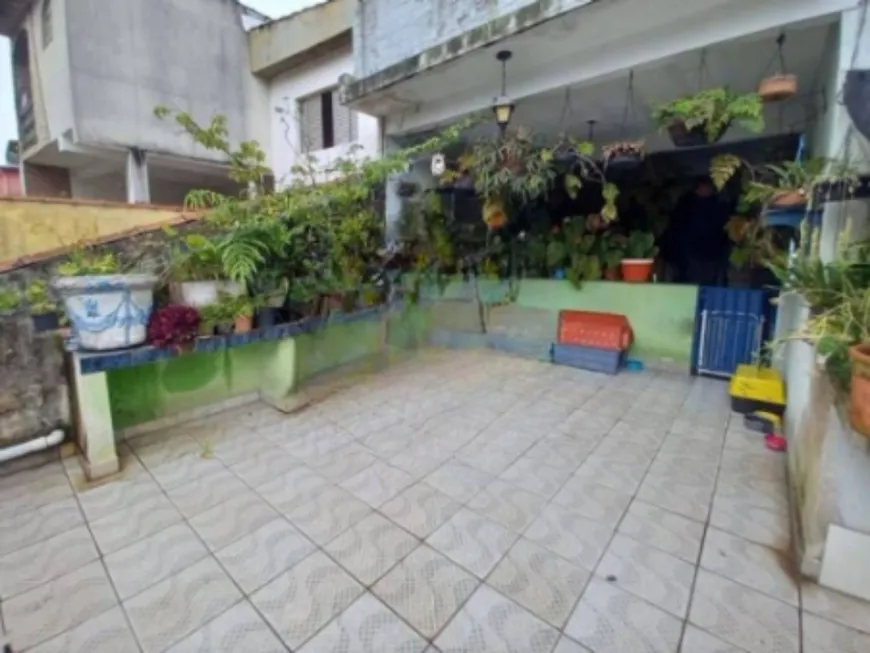 Foto 1 de Sobrado com 3 Quartos à venda, 230m² em Jardim Teles de Menezes, Santo André