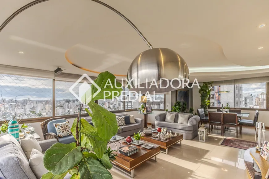 Foto 1 de Apartamento com 3 Quartos à venda, 168m² em Rio Branco, Porto Alegre