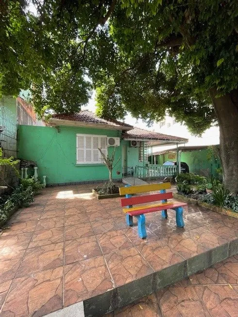 Foto 1 de Casa com 3 Quartos à venda, 131m² em Cristal, Porto Alegre