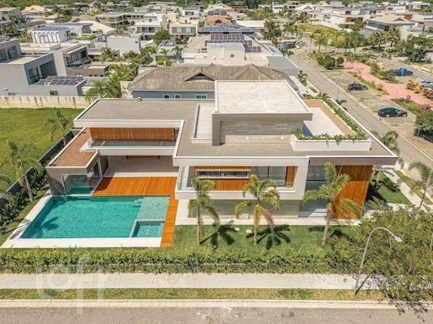 Foto 1 de Casa de Condomínio com 5 Quartos à venda, 1100m² em Barra da Tijuca, Rio de Janeiro