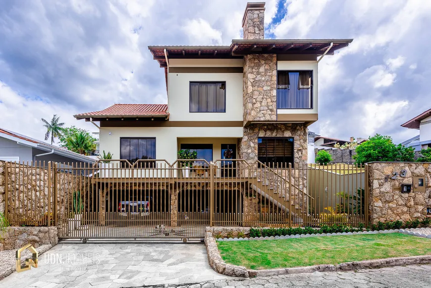 Foto 1 de Casa de Condomínio com 3 Quartos à venda, 229m² em Vorstadt, Blumenau