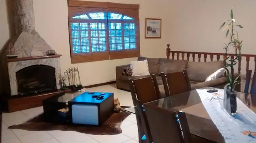 Foto 1 de Casa com 3 Quartos à venda, 180m² em Bocaina, Ribeirão Pires