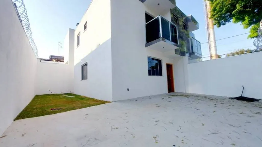 Foto 1 de Casa com 3 Quartos à venda, 175m² em Céu Azul, Belo Horizonte