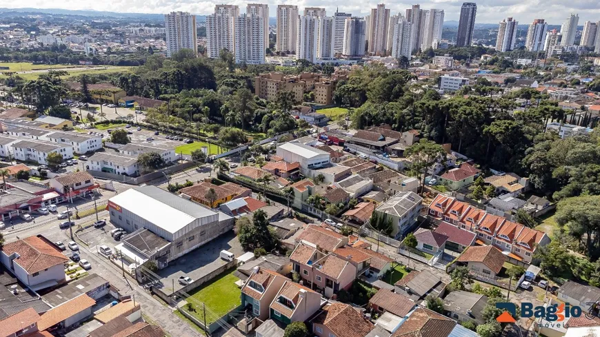 Foto 1 de Lote/Terreno com 1 Quarto à venda, 551m² em Campo Comprido, Curitiba