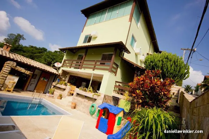 Foto 1 de Casa com 5 Quartos à venda, 220m² em Pendotiba, Niterói