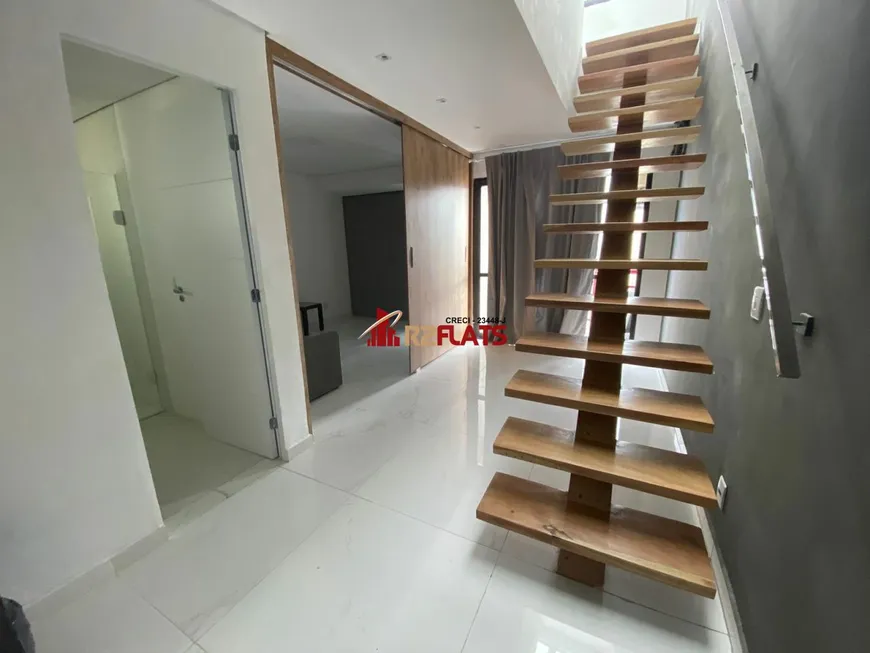 Foto 1 de Flat com 1 Quarto à venda, 75m² em Moema, São Paulo