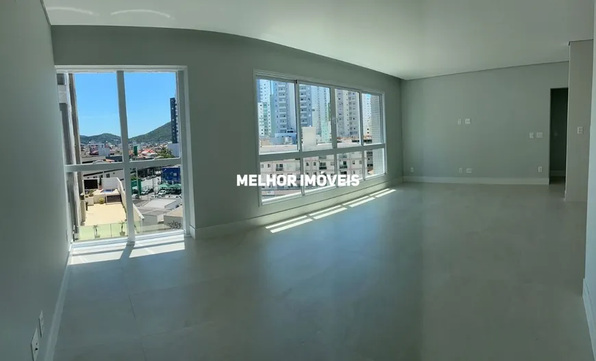 Foto 1 de Apartamento com 4 Quartos à venda, 132m² em Centro, Balneário Camboriú