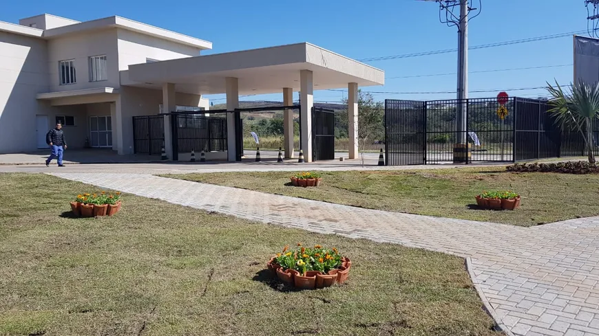 Foto 1 de Lote/Terreno à venda, 300m² em Chácaras Catagua, Taubaté