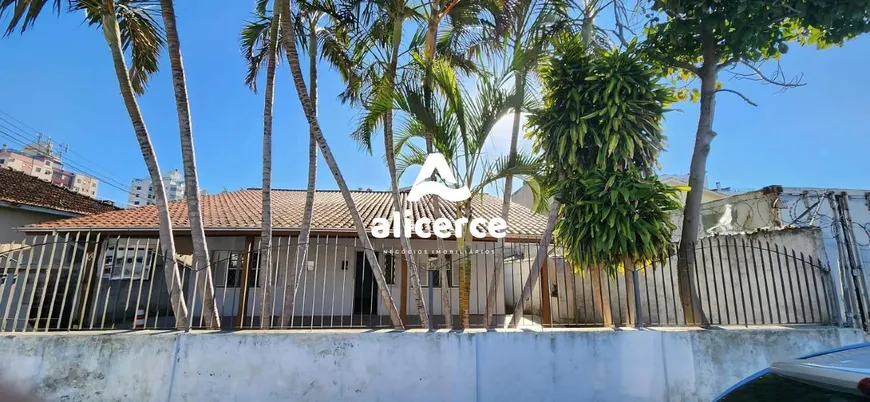 Foto 1 de Casa com 7 Quartos à venda, 326m² em Balneário, Florianópolis