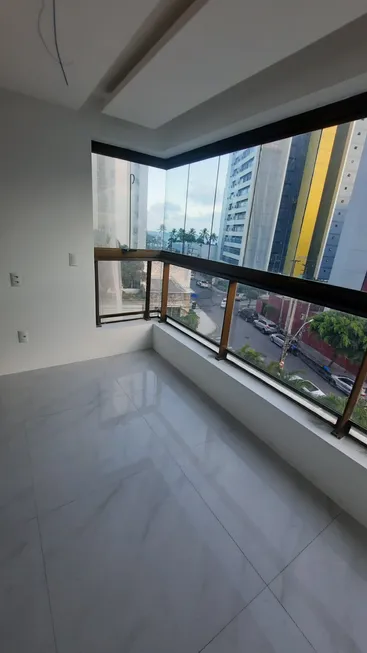 Foto 1 de Apartamento com 4 Quartos para alugar, 137m² em Pina, Recife