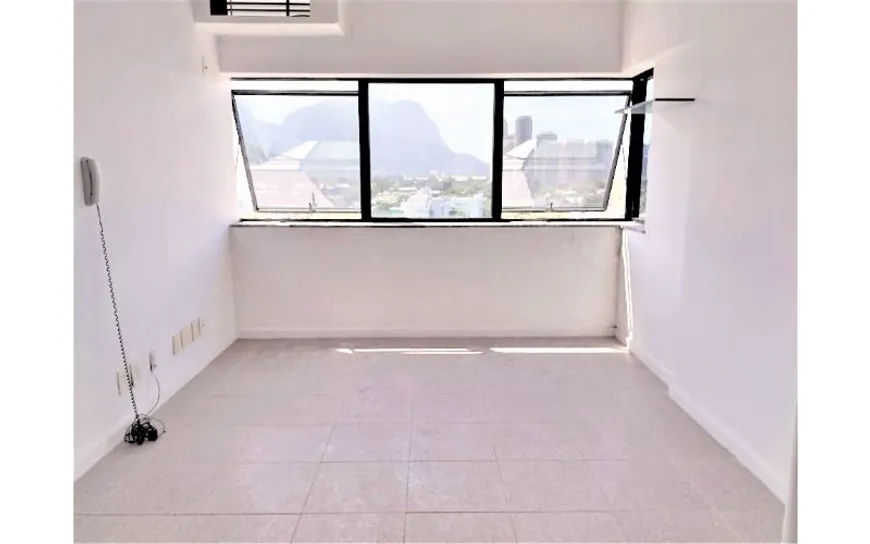 Foto 1 de Galpão/Depósito/Armazém com 1 Quarto para venda ou aluguel, 27m² em Barra da Tijuca, Rio de Janeiro