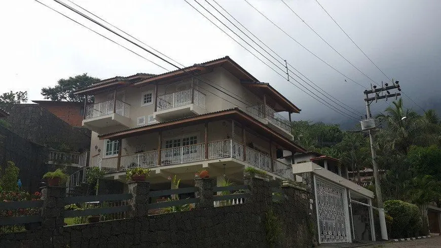 Foto 1 de Sobrado com 4 Quartos à venda, 380m² em Veloso, Ilhabela