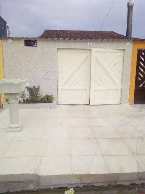 Foto 1 de Casa com 2 Quartos à venda, 55m² em Balneario Itaguai, Mongaguá