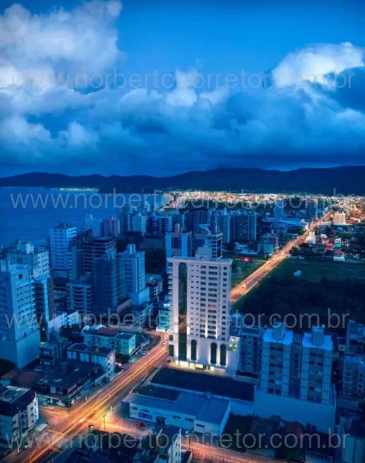 Foto 1 de Apartamento com 4 Quartos à venda, 149m² em Meia Praia, Itapema