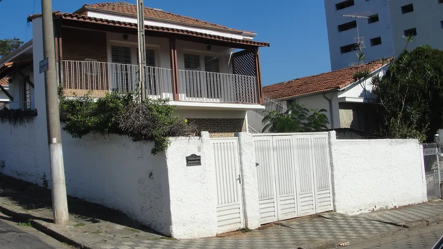 Foto 1 de Casa com 5 Quartos à venda, 230m² em Vila Aprazivel, Jacareí